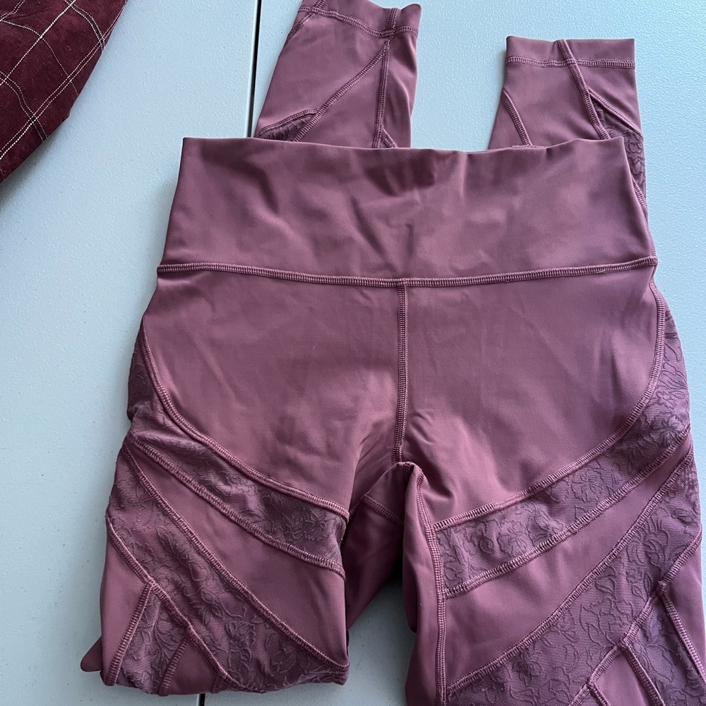 Lululemon Mauve Leggings